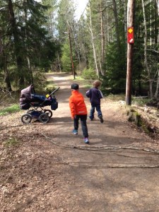 Det är även kul att hoppa över pinnar