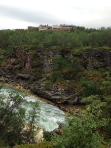 Turiststatonen ligger alldeles intill Abiskojokkens canyon.