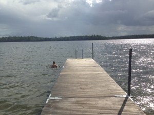 Sensommarbad i Largen - långgrunt och varmt.
