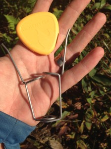 Först tar du loss plastskyddet.